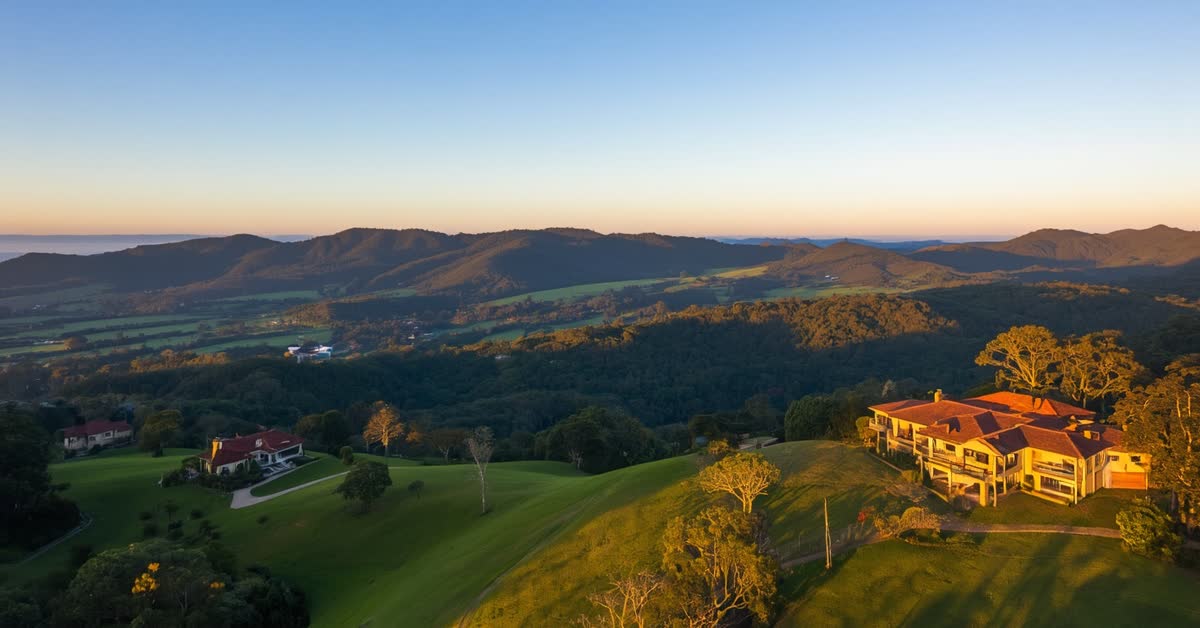 Noosa Hinterland rolling countryside near Doonan and Eumundi, the Noosa Hinterland buyers agent territory served by Vendee Property Buyers.