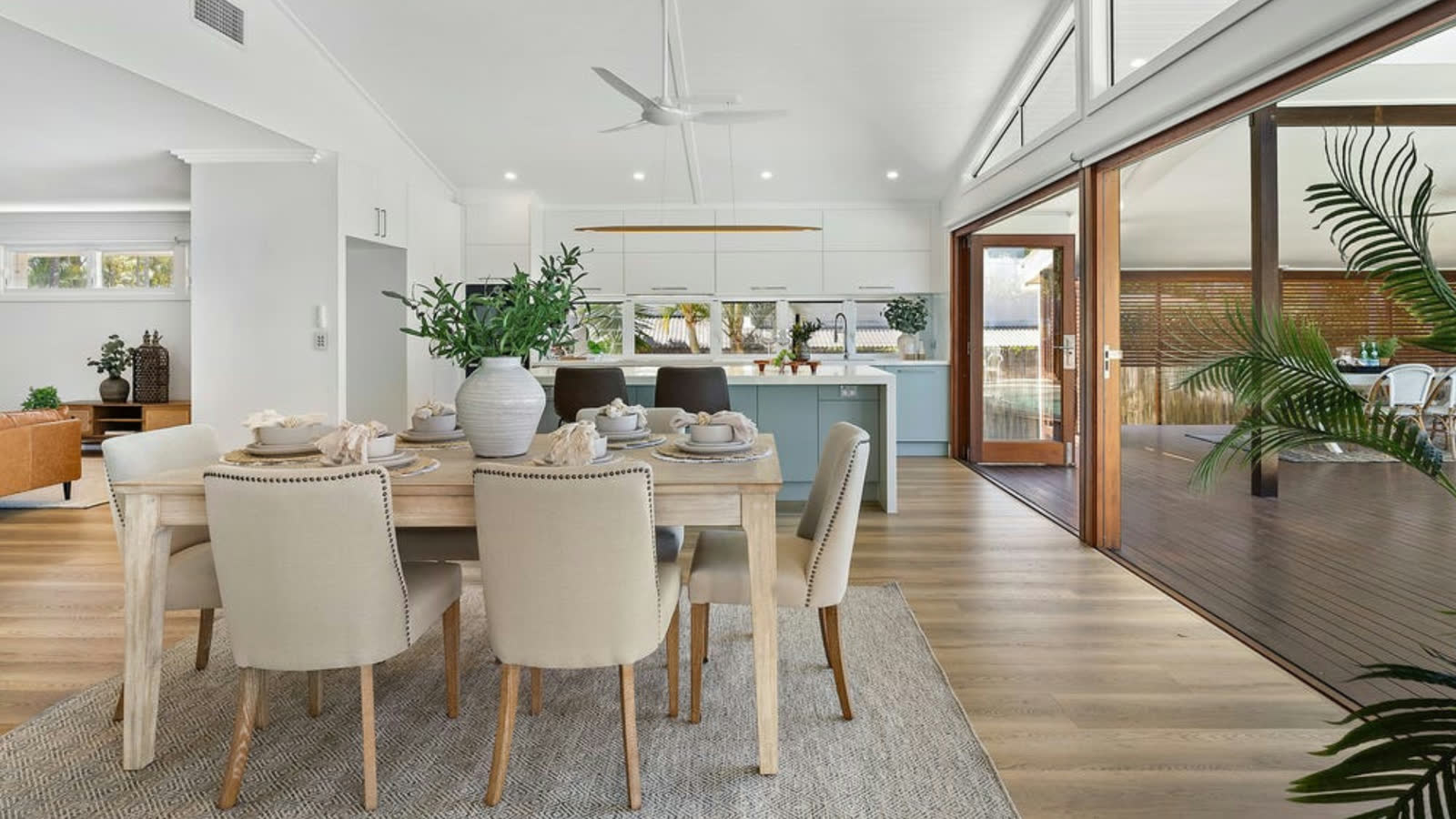 Sunrise Beach Buyers Agent | Downsize Acquisition